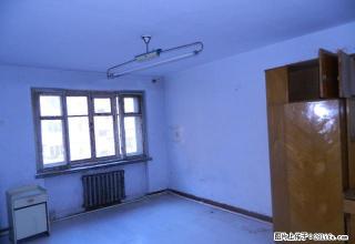 河曲街河洲街4楼两室明厅60平床柜价格可谈 - 哈尔滨28生活网 hrb.28life.com