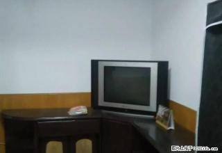 通乡商店后身，2楼，一室一厅，28米，有床家具850元 - 哈尔滨28生活网 hrb.28life.com