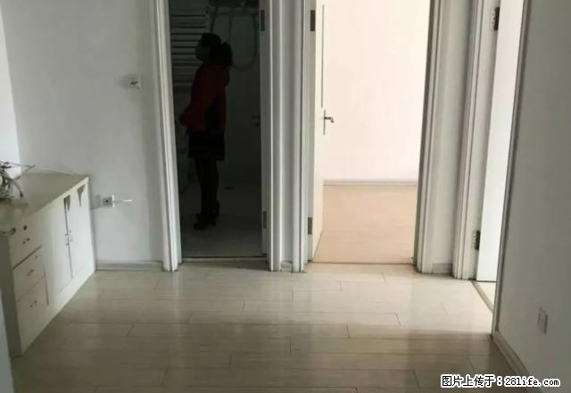 宏伟路红河小区精装修两屋使用面积40米屋里有床柜热水器冰箱 - 房屋出租 - 房屋租售 - 哈尔滨分类信息 - 哈尔滨28生活网 hrb.28life.com